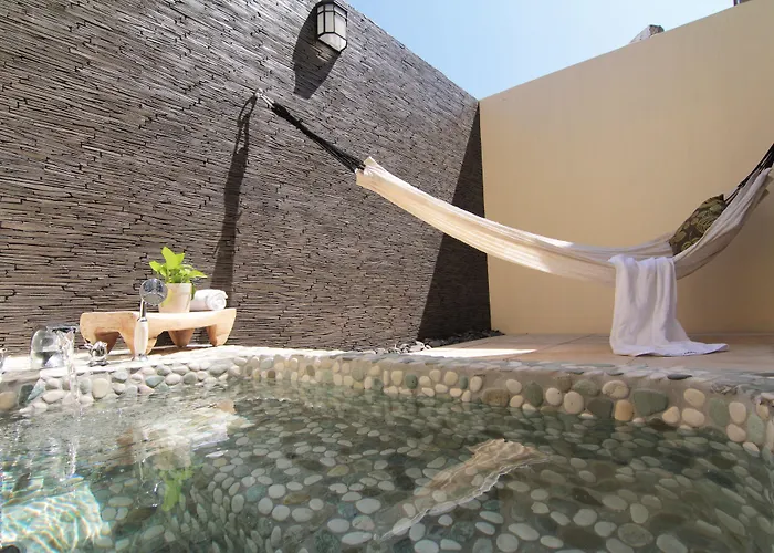 Δωμάτια σε οικογενειακή κατοικία West Old House *